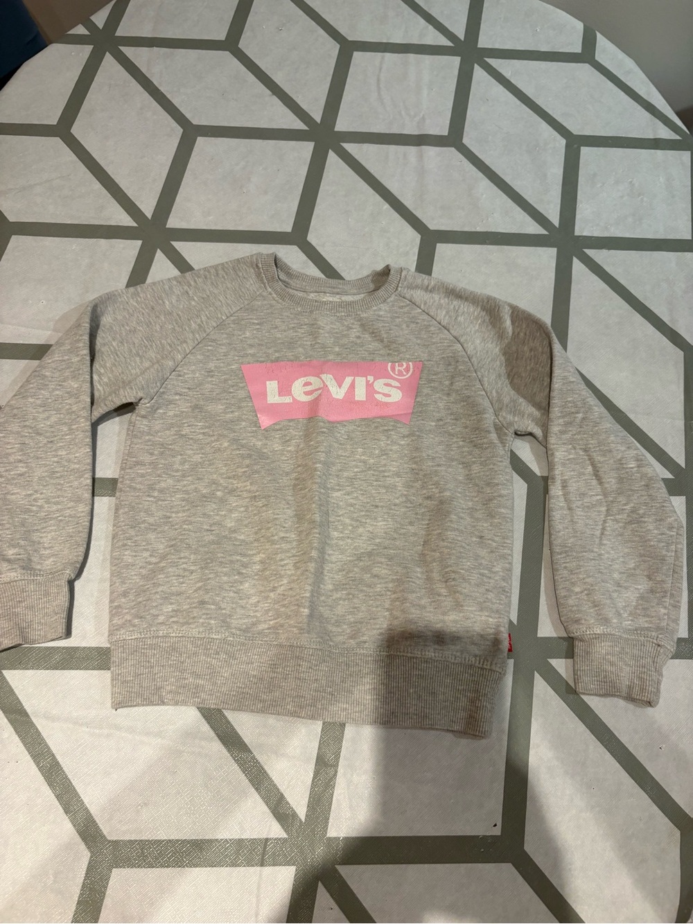 3/15$ Levi's Kids Light Gray Crewneck Sweatshirt with Pink Logo